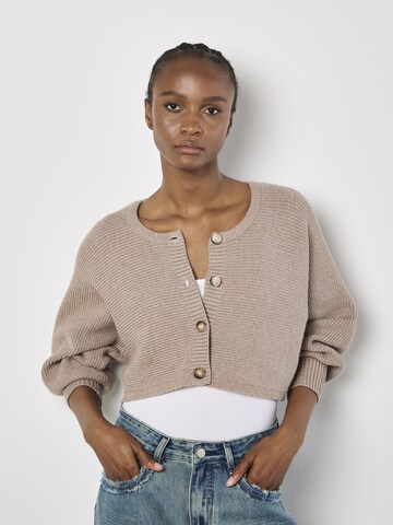 Cardigan ' ' Apricot en marron : devant