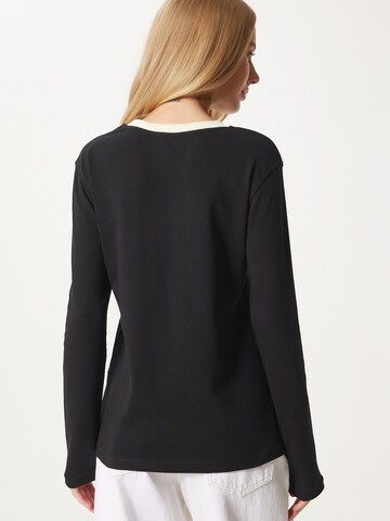 Happiness İstanbul Tričko - Čierna