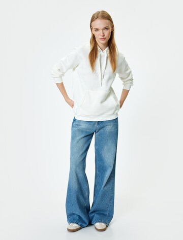 Koton Sweatshirt in White