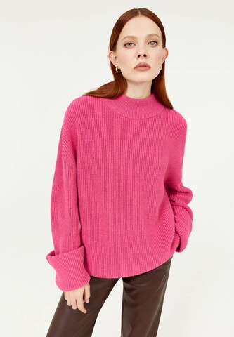 TOPTOP STUDIO Sweater in Pink: front