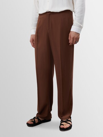 Pantalon à pince Antioch en marron : devant