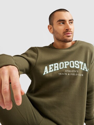 AÉROPOSTALE Sweatshirt in Grün