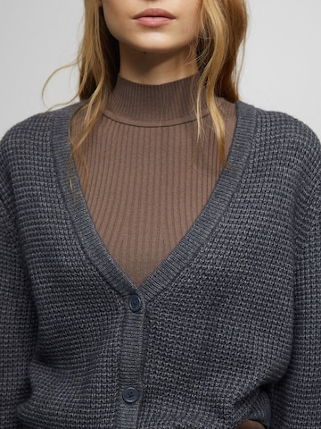 Pull&Bear Strickjacke in Grau