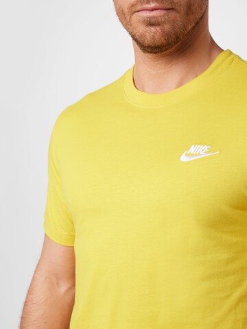 Nike Sportswear Средняя посадка Футболка 'Club' в Желтый