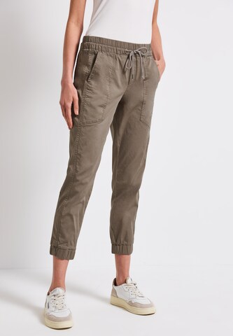 STREET ONE Slimfit Hose in Braun: Vorderseite