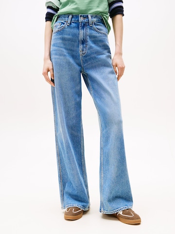 Tommy Jeans Loose fit Jeans in Blue: front