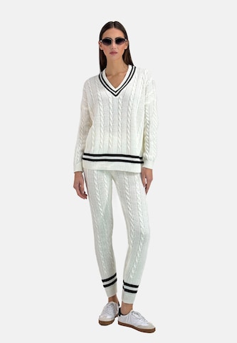 Pantalons de tailleur Elara en blanc : devant