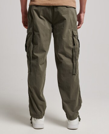 Loosefit Pantalon cargo Superdry en vert