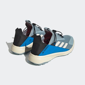 ADIDAS TERREX - Sapato baixo 'Voyager 21 Heat.Rdy Travel' em cinzento