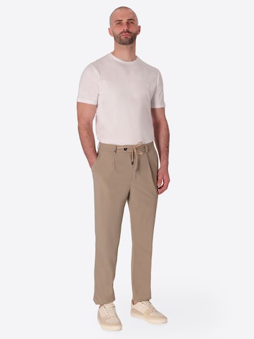 Distretto12 Tapered Chino 'Rio T.Active' in Beige
