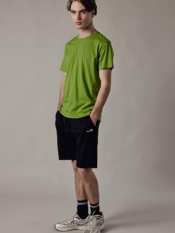 Maglietta 'Girocollo' di OWN Off With Nature in verde