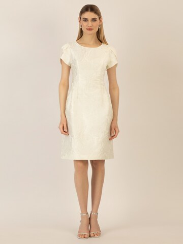 APART Kleid in Weiß