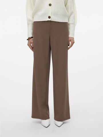 VERO MODA Trousers in Brown: front