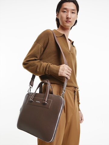 Sac d’ordinateur portable Calvin Klein en marron