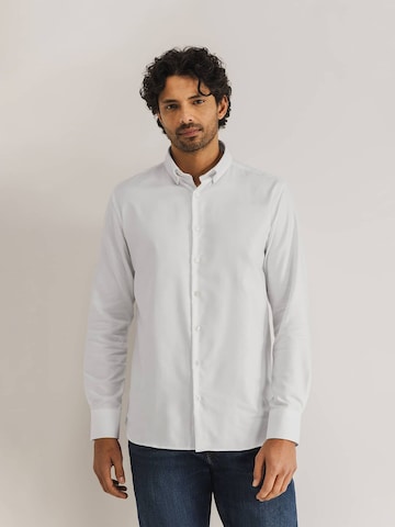 Coupe regular Chemise State of Art en blanc