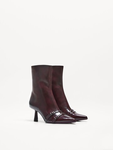 Stivaletto di Bershka in rosso