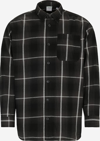 Jack & Jones Plus Regular fit Button Up Shirt in Black: front