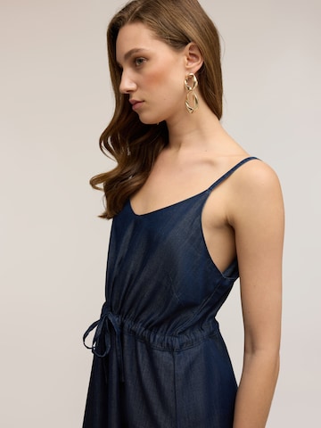 Robe MOTIVI en bleu