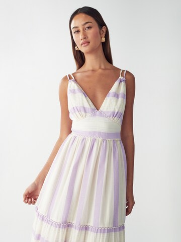 Willa Evening dress in Beige
