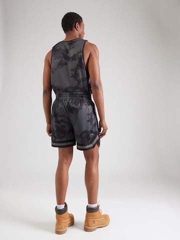 regular Pantaloni di NEW ERA in nero
