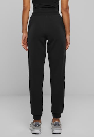 Urban Classics Tapered Broek in Zwart