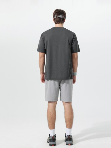 YOUTHUP Performance Shirt 'Feuchttrans' in Grey