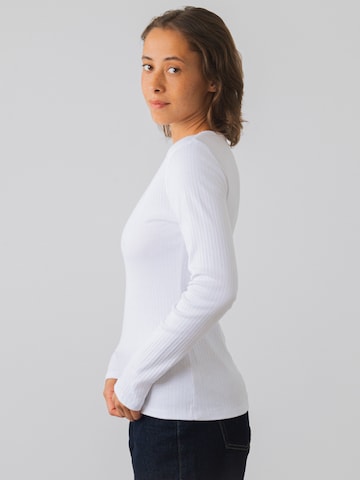 Honest Basics Shirt 'Long Rib'‌‌‌‌‌ in Weiß