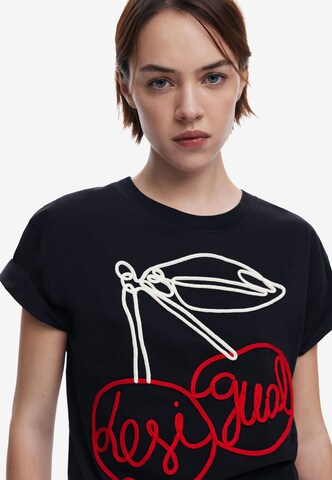 Desigual Футболка 'Cherry' в Черный