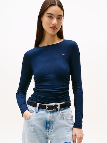 Tricou de la Tommy Jeans pe albastru: față