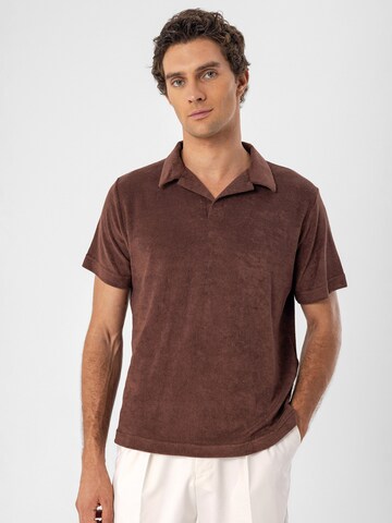 Antioch Shirt in Brown: front