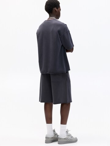 Pull&Bear Loosefit Shorts in Grau