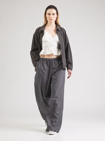 Top 'Zuri' di ABOUT YOU in bianco