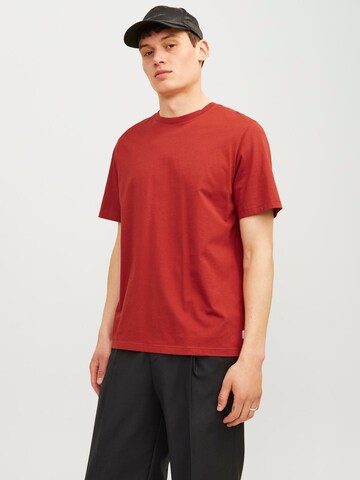 Coupe slim T-Shirt JACK & JONES en rouge : devant