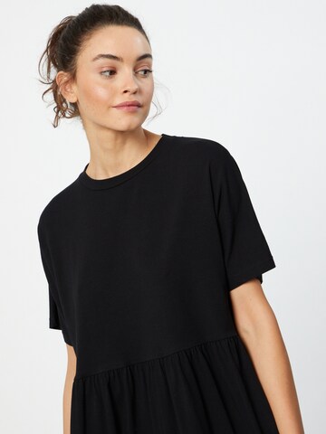 Noisy may Dress 'Kerry' in Black