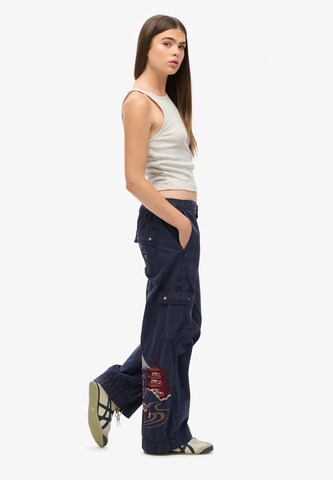 Superdry & Co Loosefit Cargobroek in Blauw