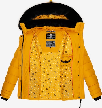 Veste d’hiver 'Qesraa' MARIKOO en jaune