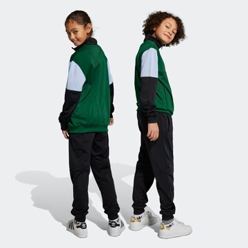 Effilé Pantalon ADIDAS ORIGINALS en noir