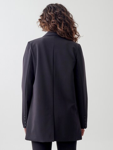 Tussah Blazer in Black: back