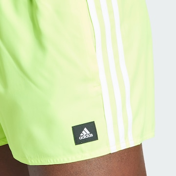 ADIDAS SPORTSWEAR Sportbadbyxa i grön