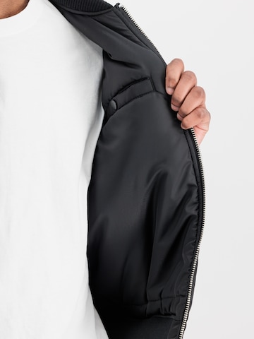 Giacca di mezza stagione 'MA-1' di ALPHA INDUSTRIES in nero