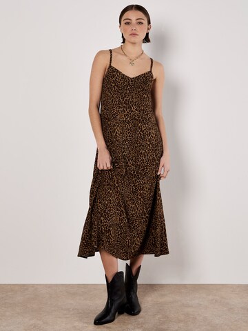 Apricot Jurk ' ' in Bruin: voorkant