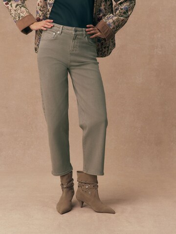 Next Regular Jeans in Grün: Vorderseite