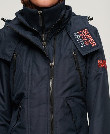 Superdry Jacke in Grün