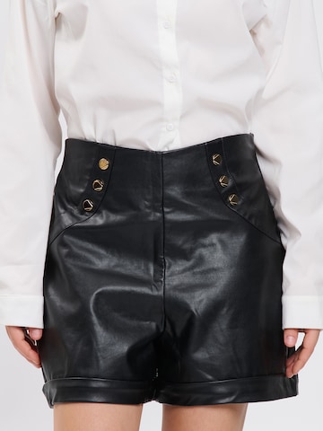 Influencer Loose fit Pants in Black