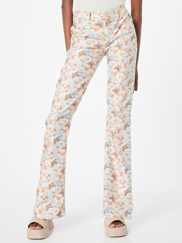 NEON & NYLON Flared Pants in White: front