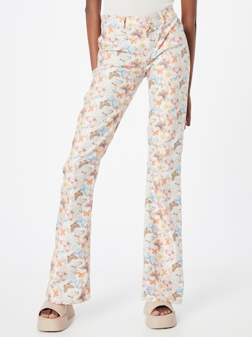 NEON & NYLON Flared Pants in White: front