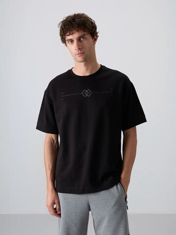 Tommy Life Shirt in Black: front