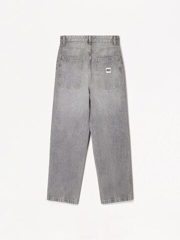 Bershka Ohlapna forma Kavbojke | siva barva