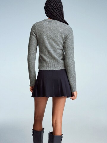 Bershka Sweter w kolorze szary