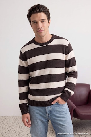 Pull-over Trendyol en marron : devant